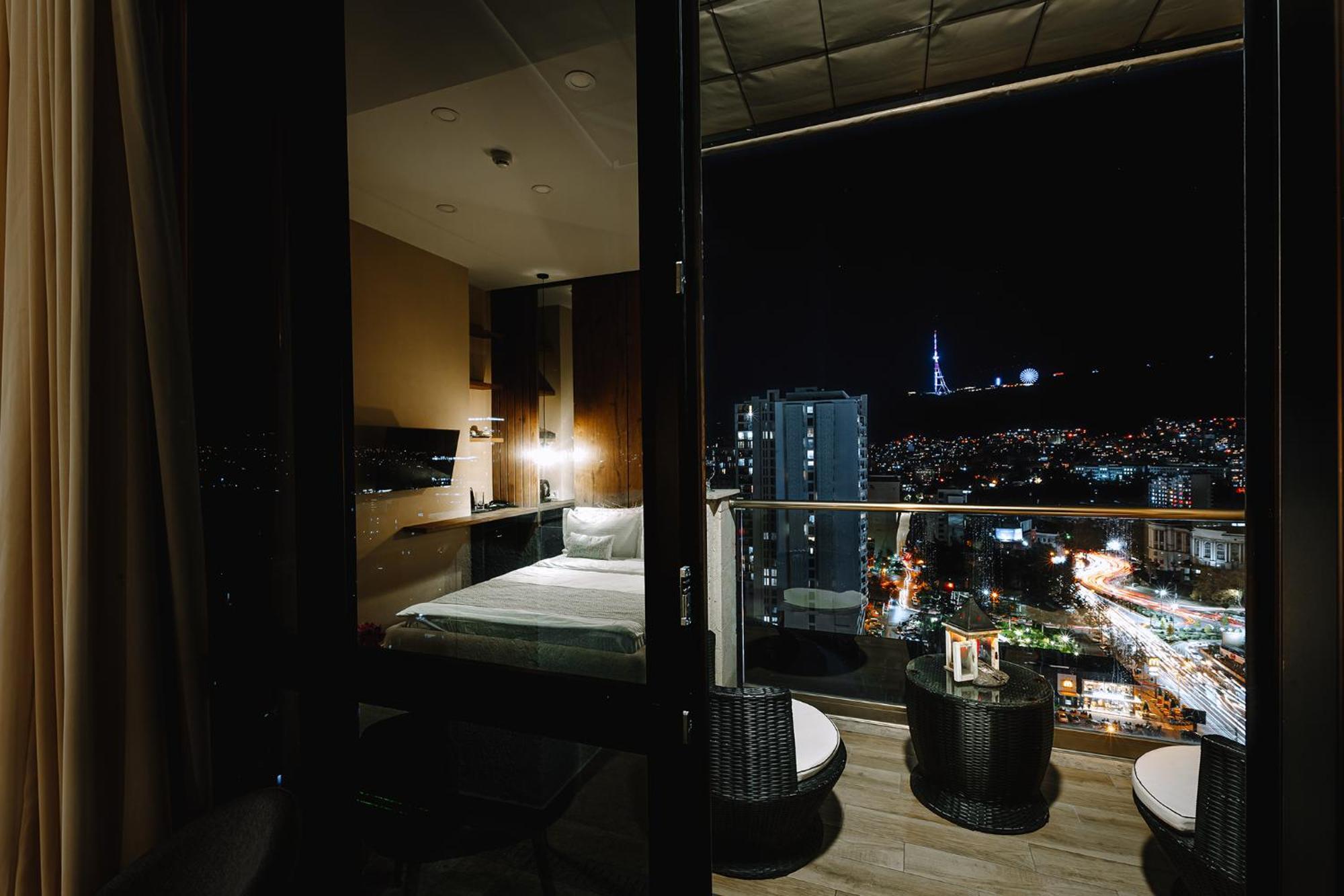 Hotel Sky Station Tbilisi Buitenkant foto