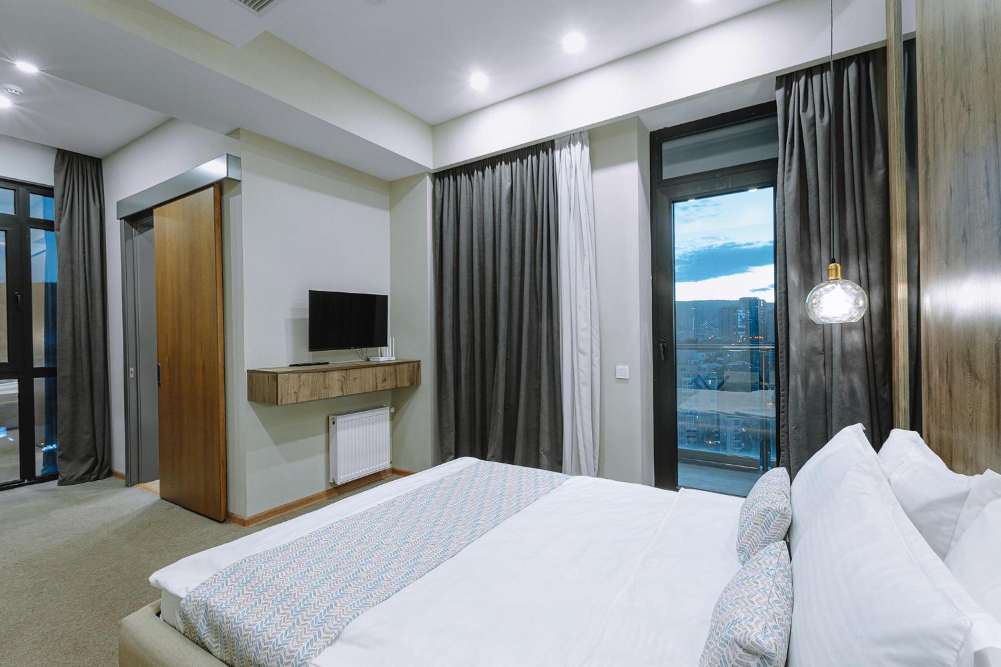 Hotel Sky Station Tbilisi Buitenkant foto
