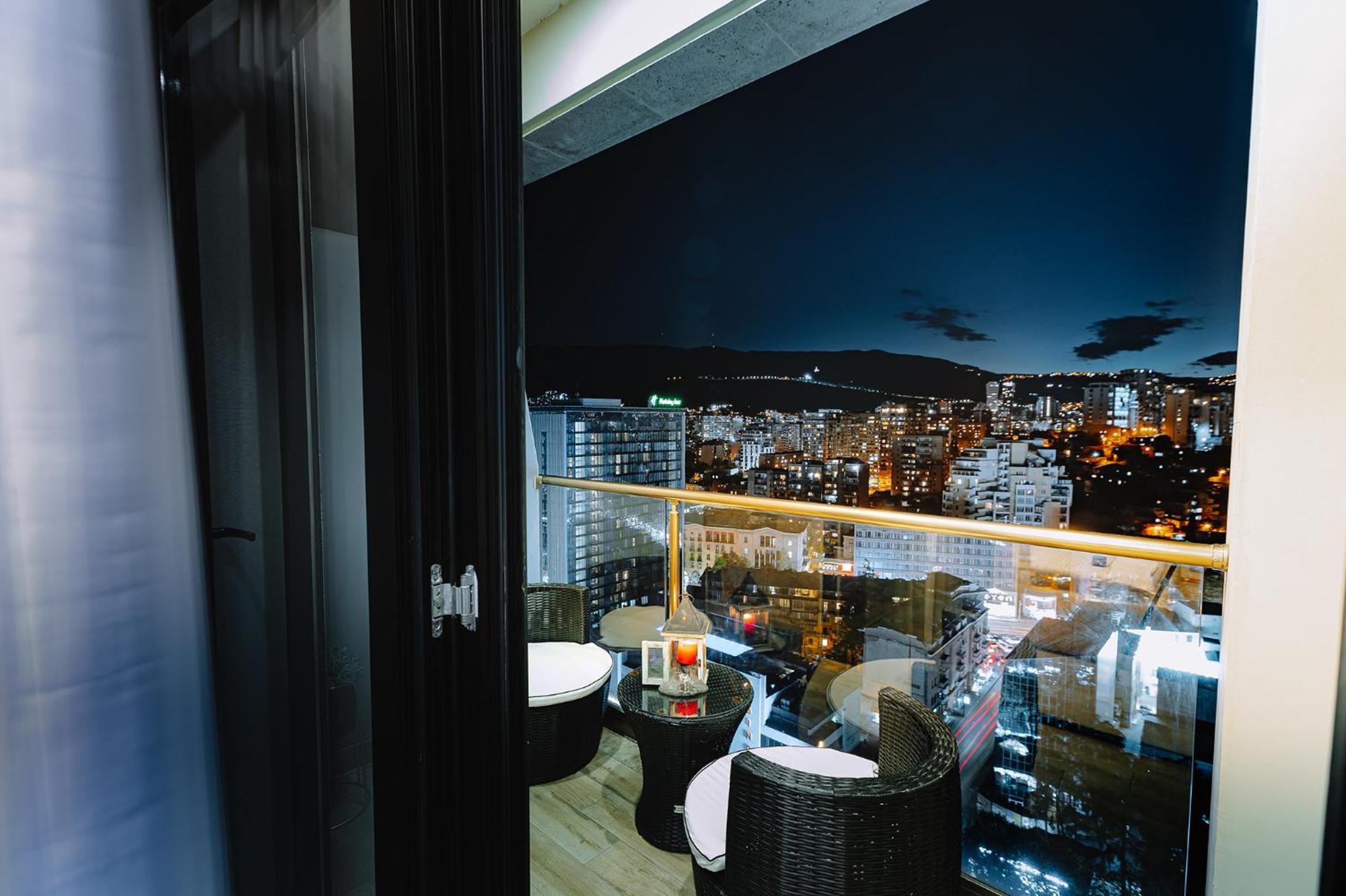 Hotel Sky Station Tbilisi Buitenkant foto