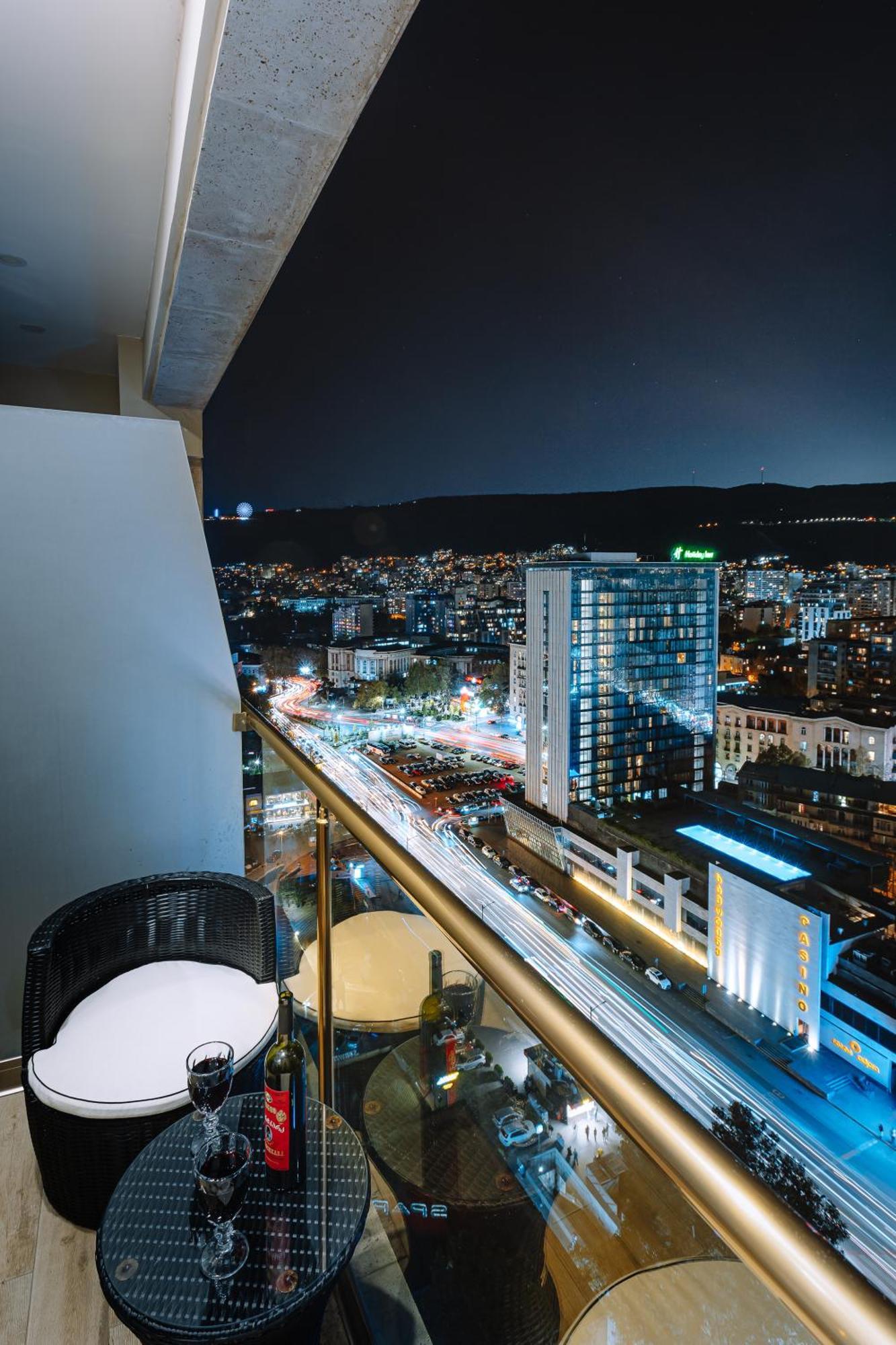 Hotel Sky Station Tbilisi Buitenkant foto
