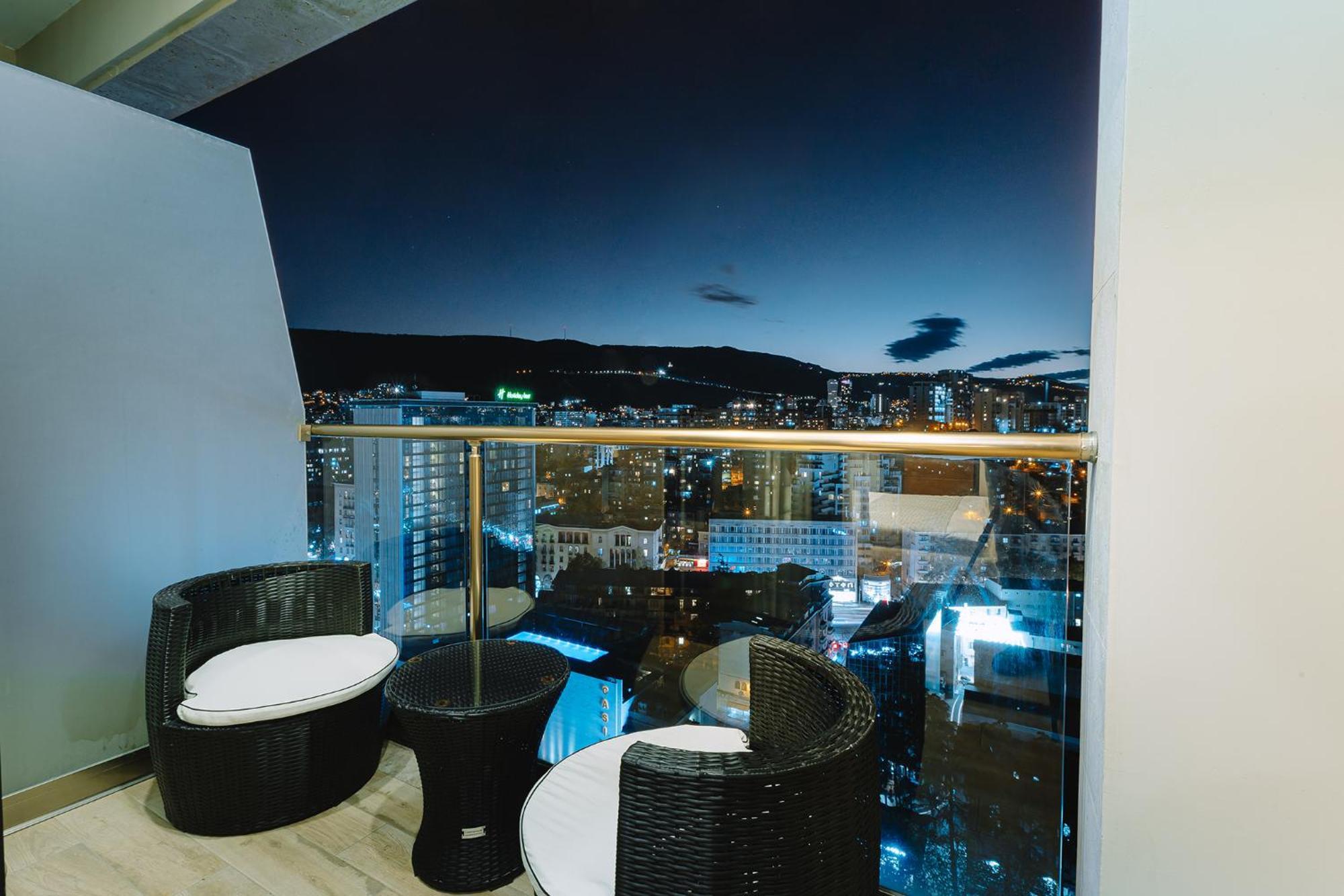 Hotel Sky Station Tbilisi Buitenkant foto