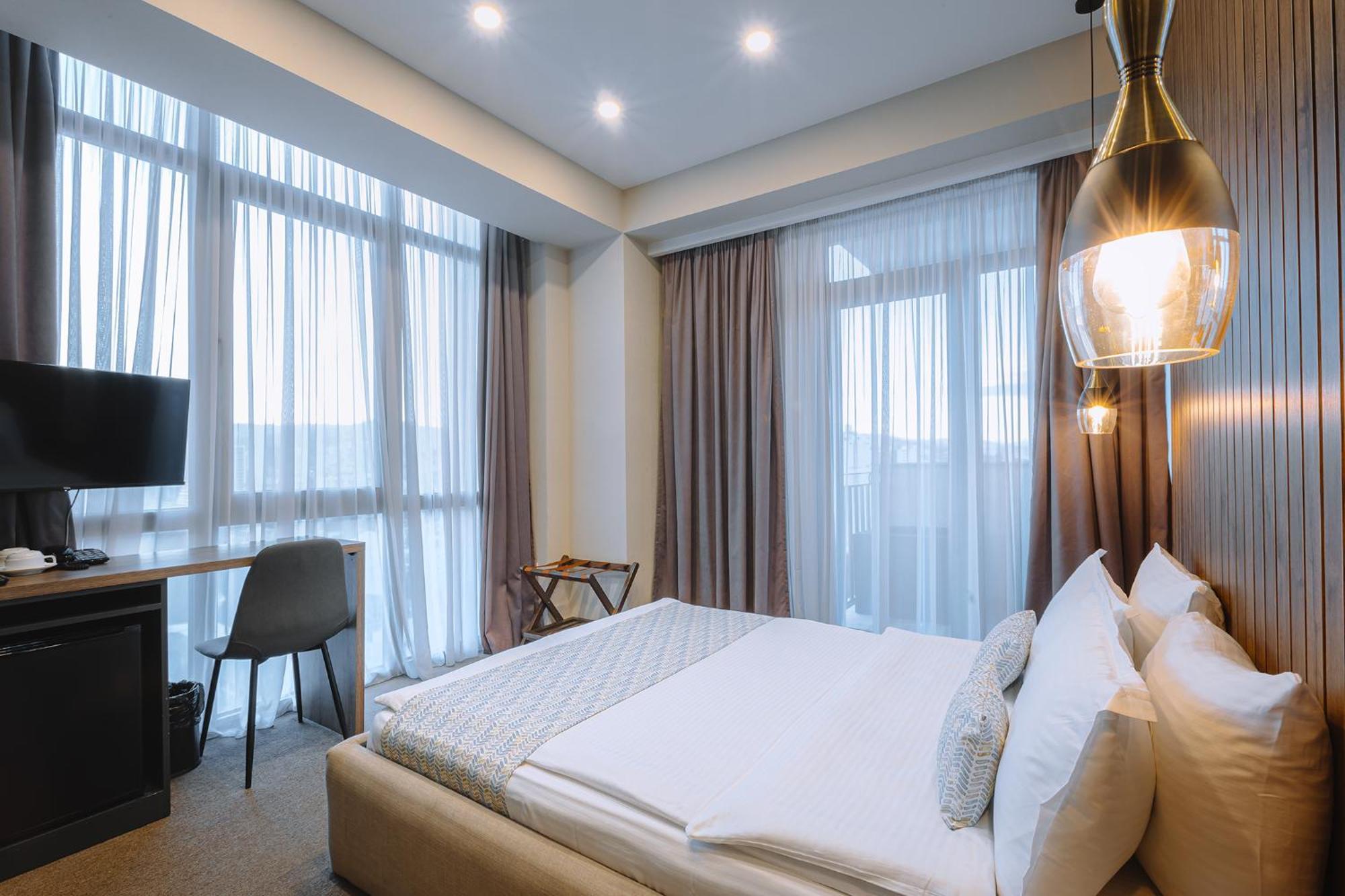Hotel Sky Station Tbilisi Buitenkant foto