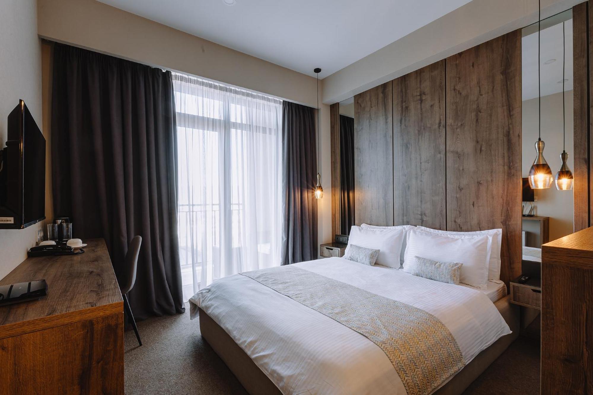 Hotel Sky Station Tbilisi Buitenkant foto